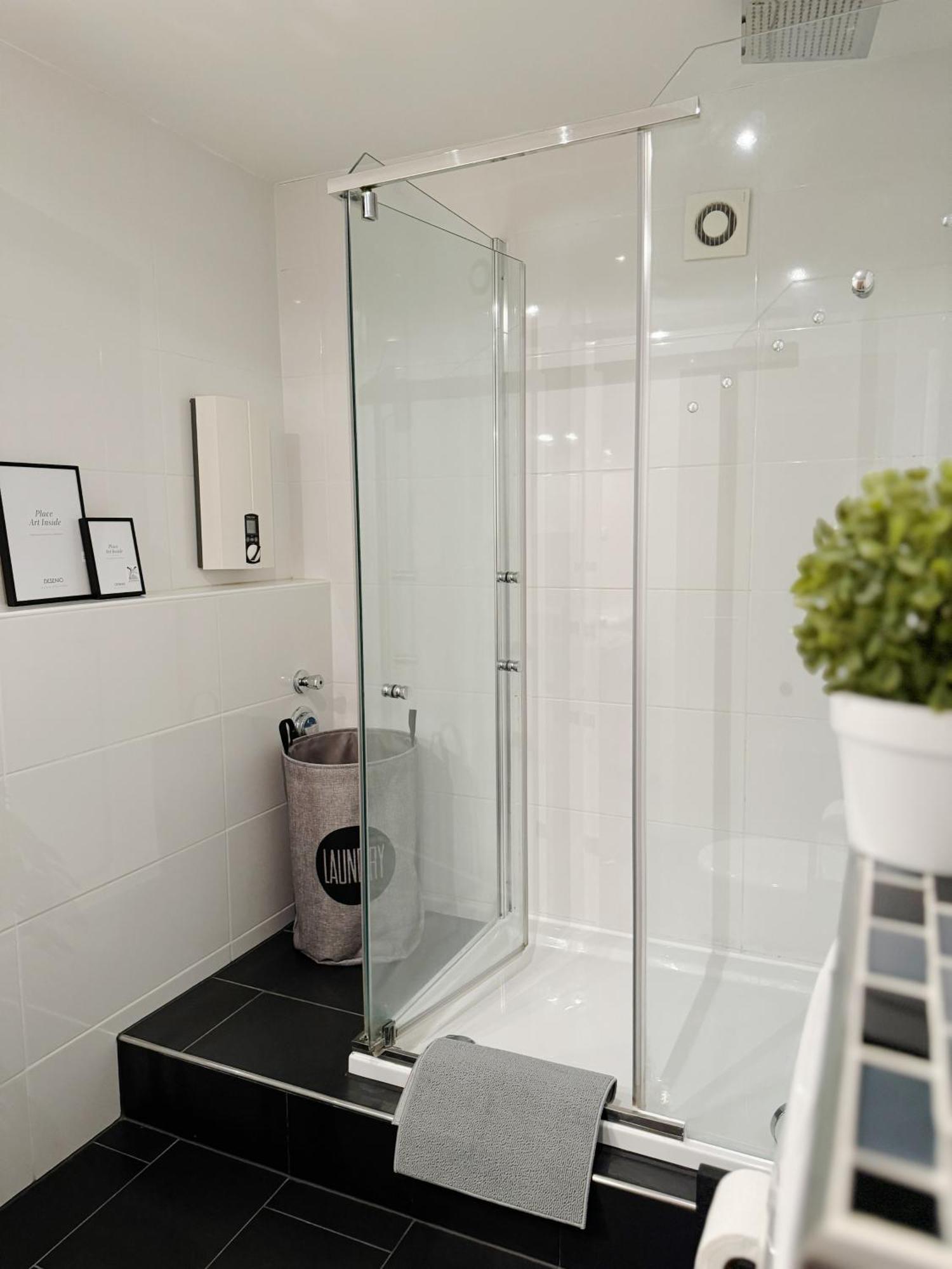 90M2 I Central I Netflix I Wifi I Free Parking I Lia Apartments Hannover Ngoại thất bức ảnh